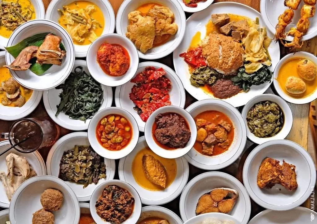 Makan di Restoran